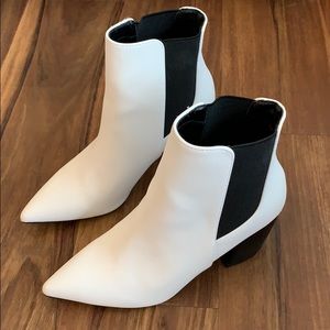 I’m convinced white boots don’t look good on me